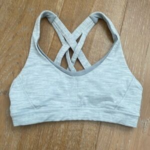 Lululemon sports bra size 4